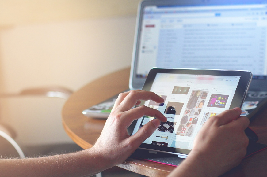 网站制作公司如何帮助宠物用品企业搭建国外电子商务网站?